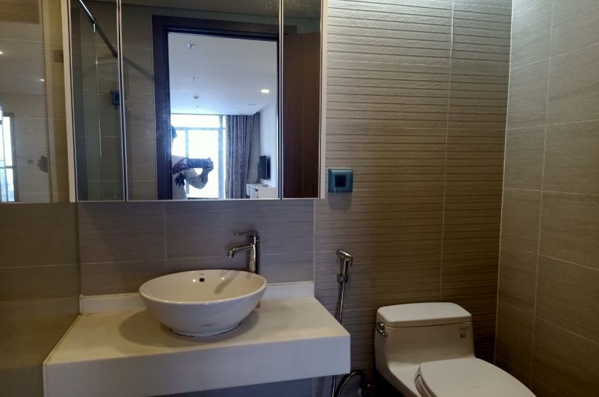 Cho Thuê Căn Hộ Vinhomes Central Park Park 7 – 2 Phòng Ngủ – Full Nội Thất Cao Cấp – Chỉ 24 Triệu/Tháng